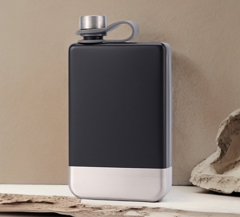 9oz 304 Stainless Steel Hip Flask with Carry Strap detail image 6