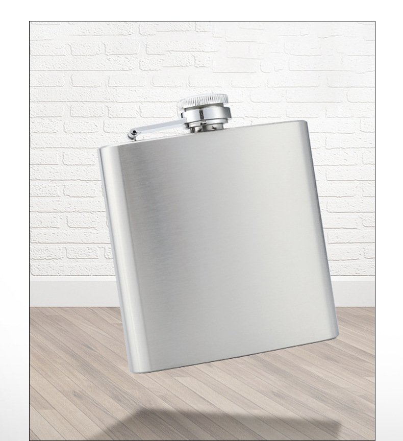 Stainless Steel Hip Flask in Multiple Sizes detail image 7