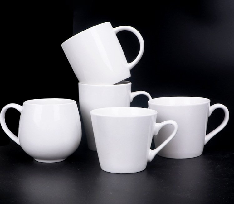 Minimalist White Ceramic Mug detail image 1