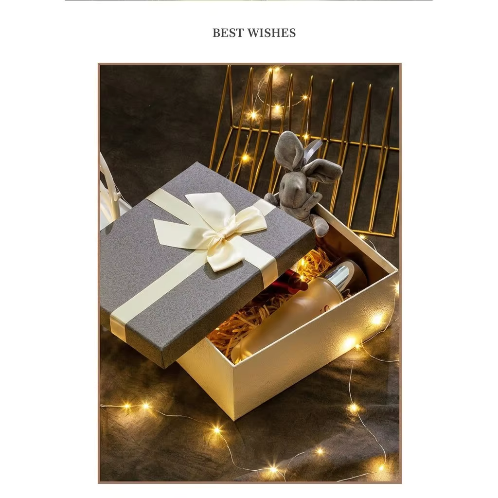 Vintage Large Bow Two-Piece Gift Box detail image 6