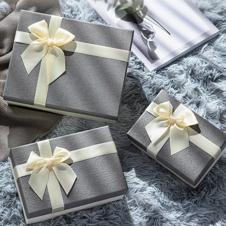 Vintage Large Bow Two-Piece Gift Box main image 2