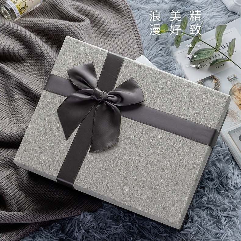 Vintage Large Bow Two-Piece Gift Box main image 3
