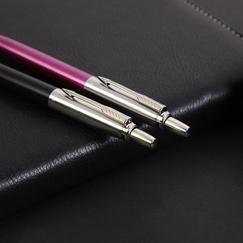 Luxury Metal Ballpoint Pen with Textured Barrel detail image 4