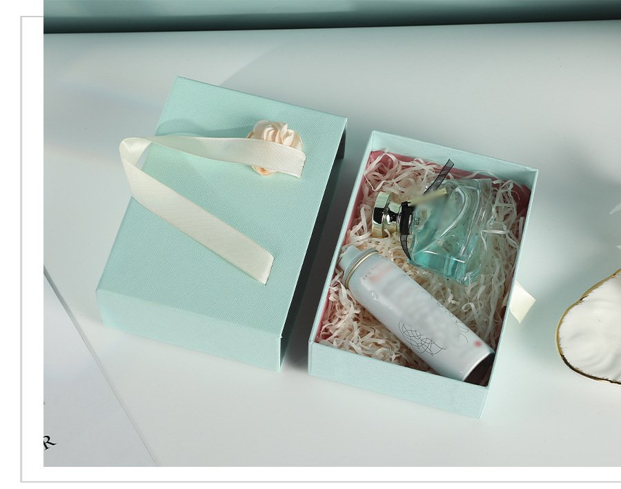 Light Blue Gift Box for Cosmetics and Small Gifts detail image 13