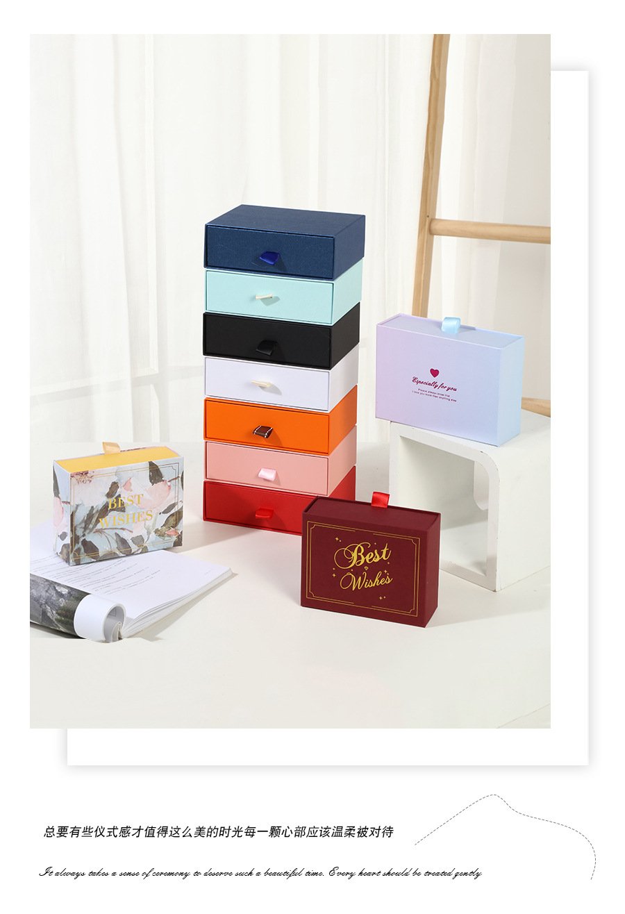 Pull-Out Jewelry and Cosmetic Gift Box detail image 13