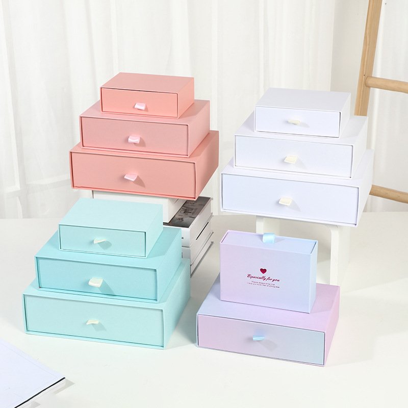 Pull-Out Jewelry and Cosmetic Gift Box main image 2