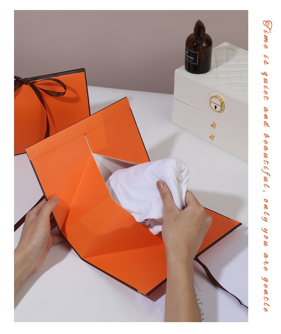Foldable White Card Gift Box for Apparel and Accessories detail image 11