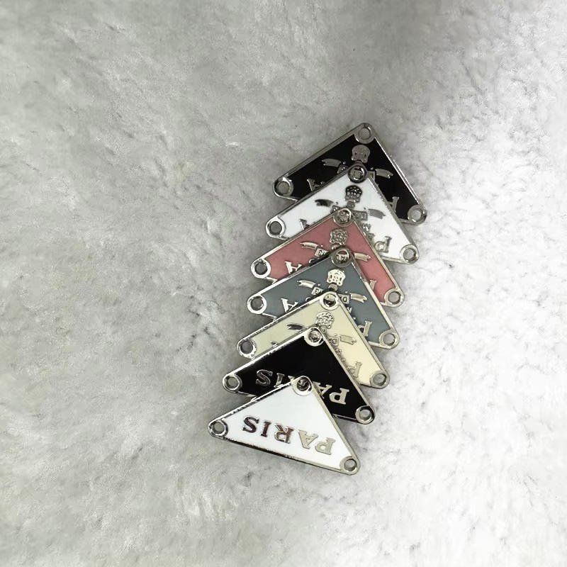 Premium Multi-color Triangle Metal Labels - Durable Garment Hardware for DIY Projects main image 1