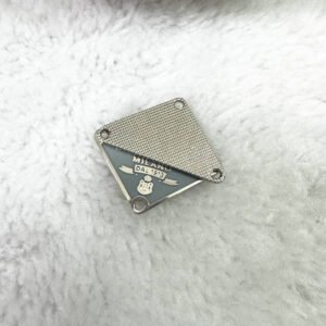 Premium Multi-color Triangle Metal Labels - Durable Garment Hardware for DIY Projects main image 3
