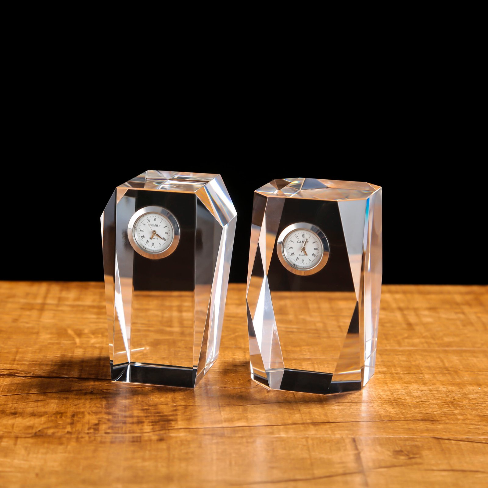 Wholesale Desktop K9 Crystal Paperweight Cube Glass Blank With Clock for Office Desk Ornaments Souvenir Decoration Block detail image 5