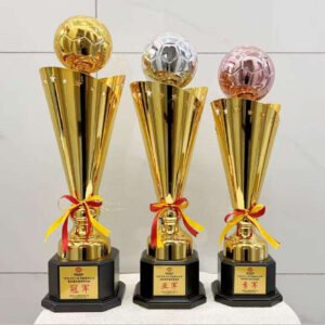 Shanchen Professional Custom Made Wood Base Soccer Trophy Goldene Trophae Customized Gold Metal Blank Luxury Soccer Trophy main image 1